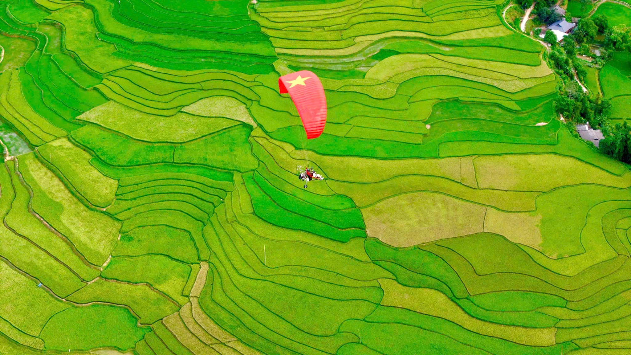 Đội phi công dù lượn Mebayluon Paragliding