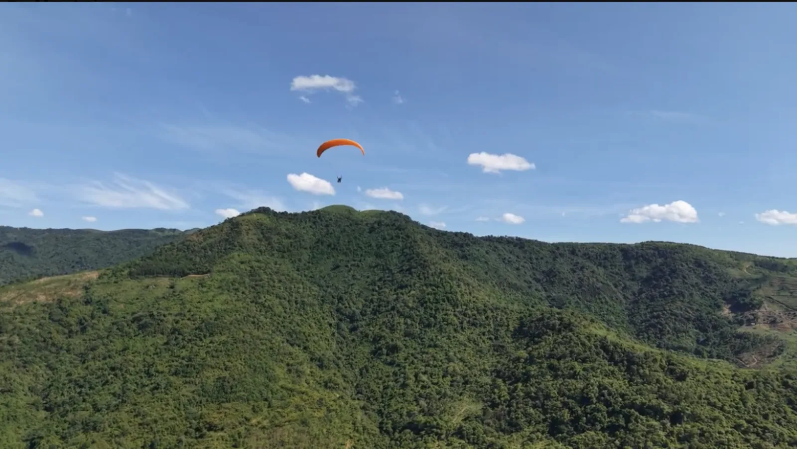 Bay dù lượn đỉnh Viên Nam: độ cao, gói bay, đường đi và cắm trại