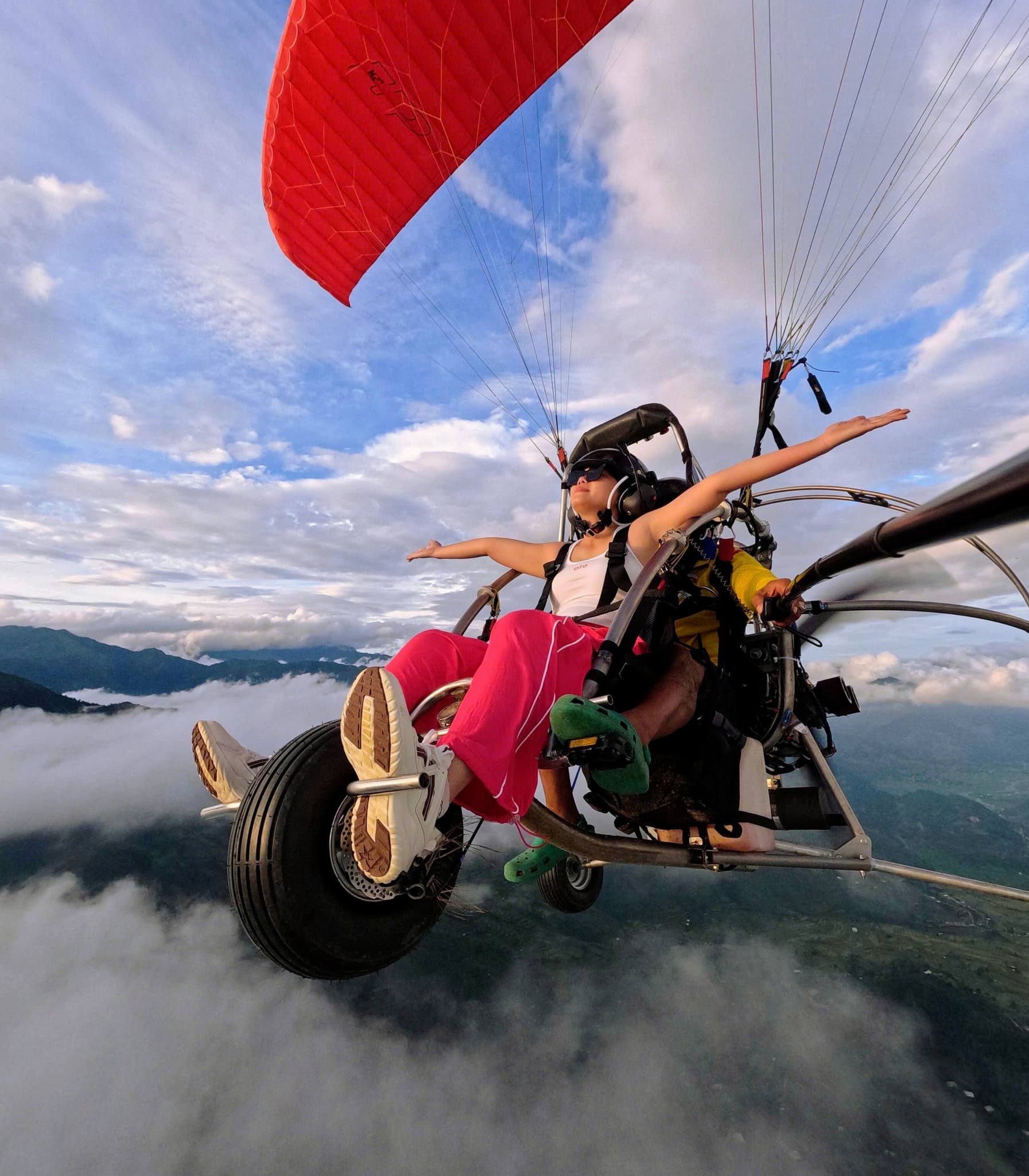 Dù lượn động cơ (paramotor) phù hợp với ai?